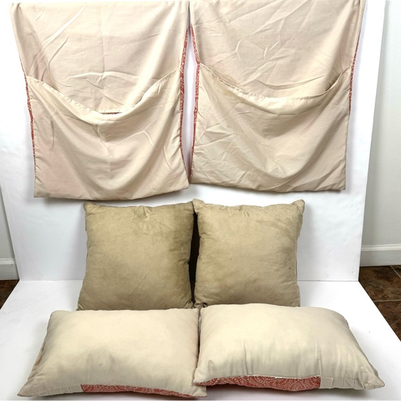2 Pillow Shams With 4 Matching Pillows - Picture 3 of 7